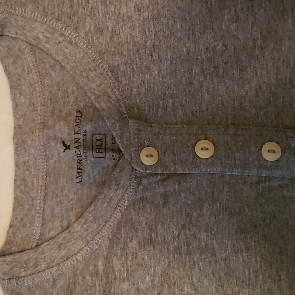 American Eagle Outfitter Gray Short Sleeve Tee